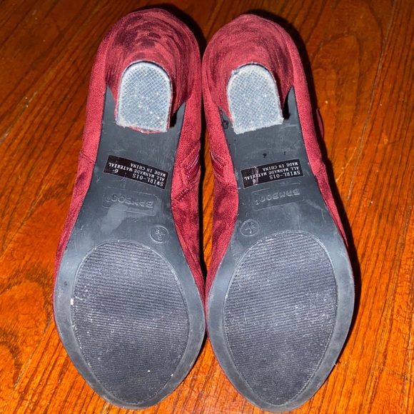 Womens size 6 booties - Picture 3 of 6